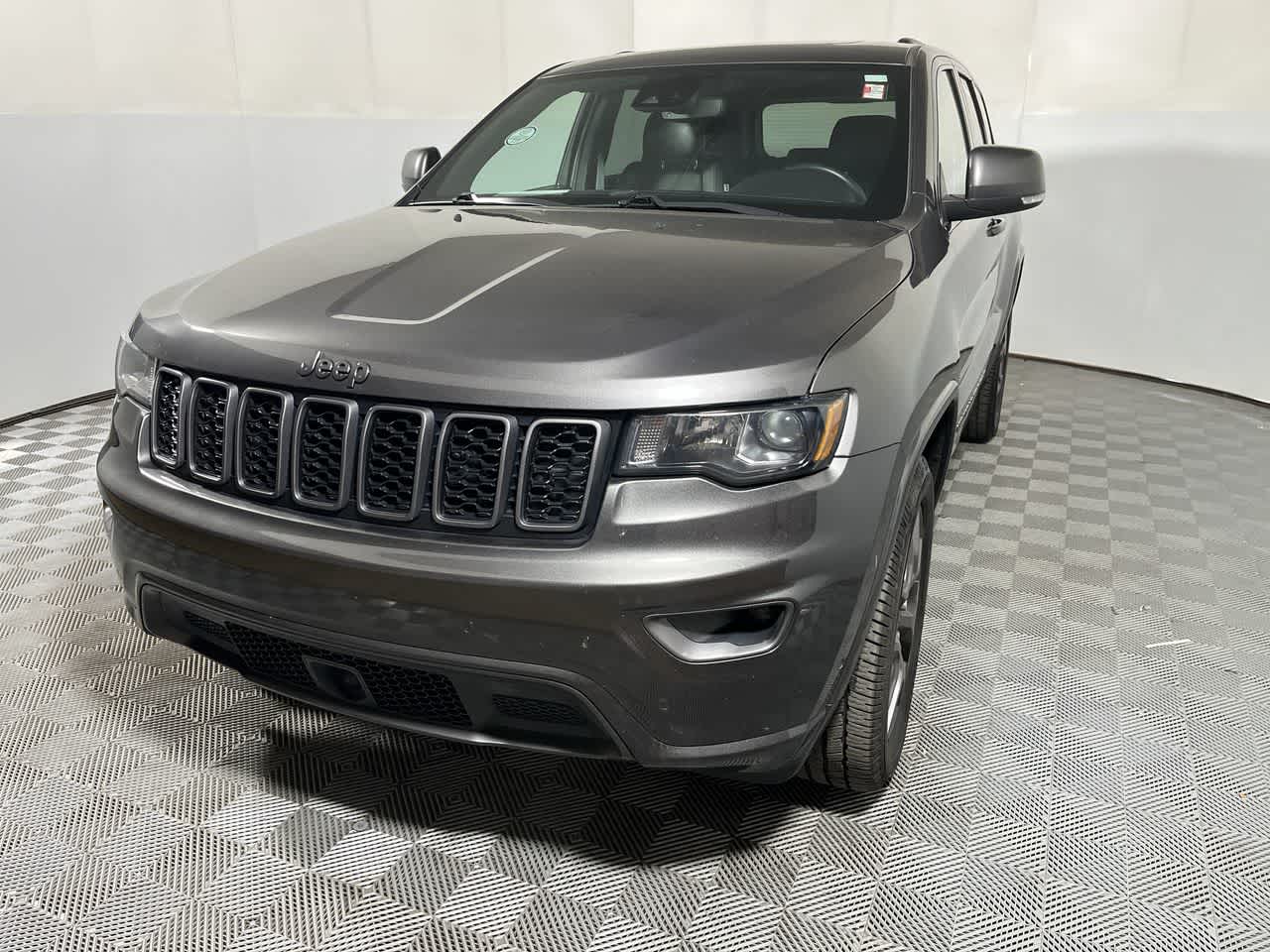 2021 Jeep Grand Cherokee — interior view