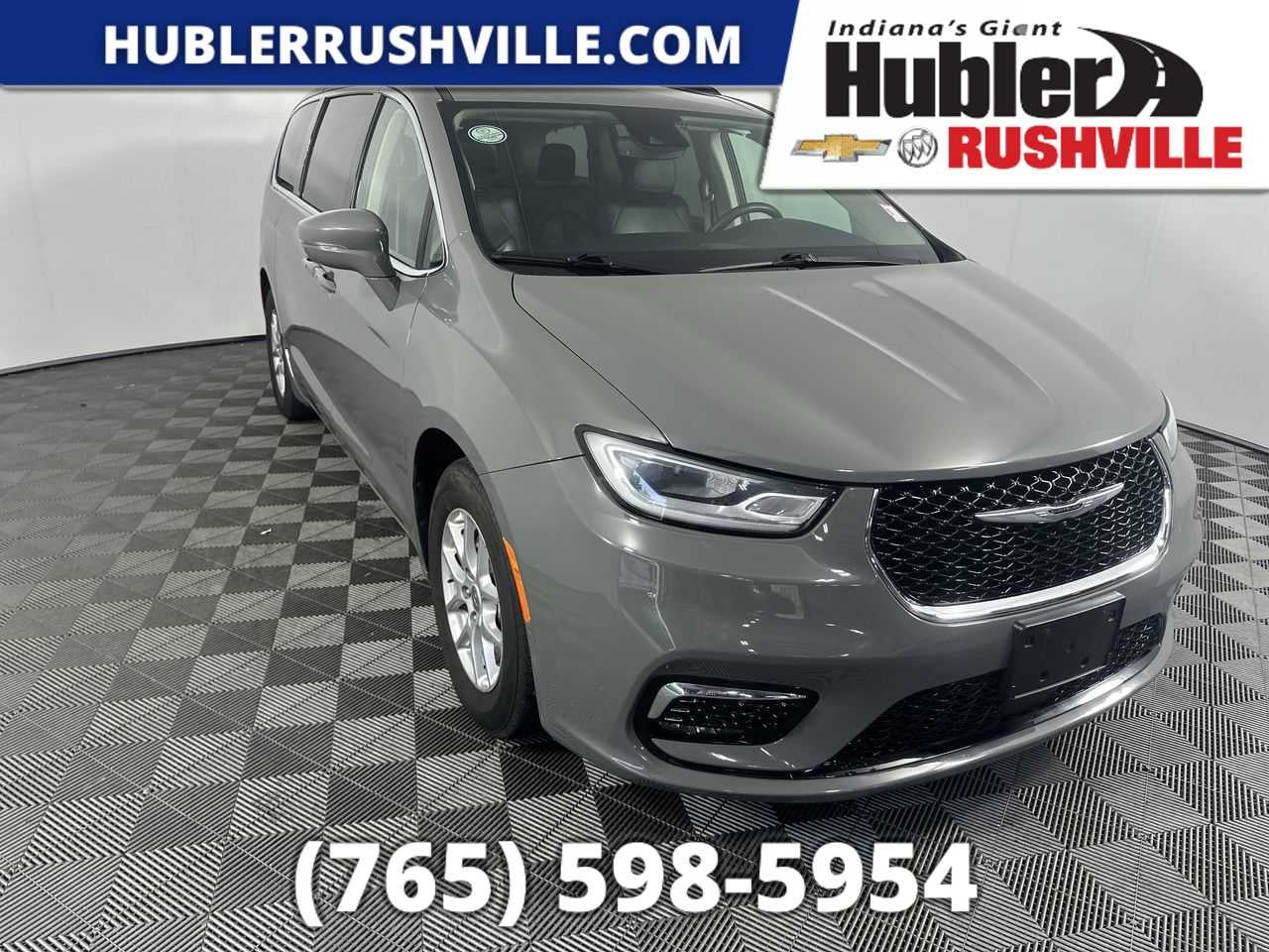 2022 Chrysler Pacifica Touring L in Gray — front three-quarter view