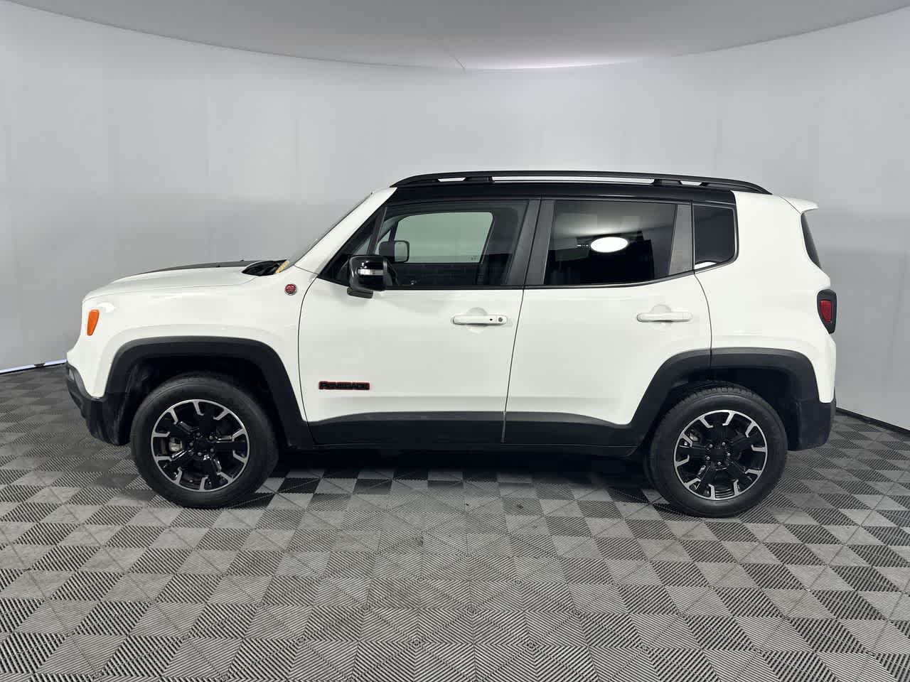 2023 Jeep Renegade — detail view