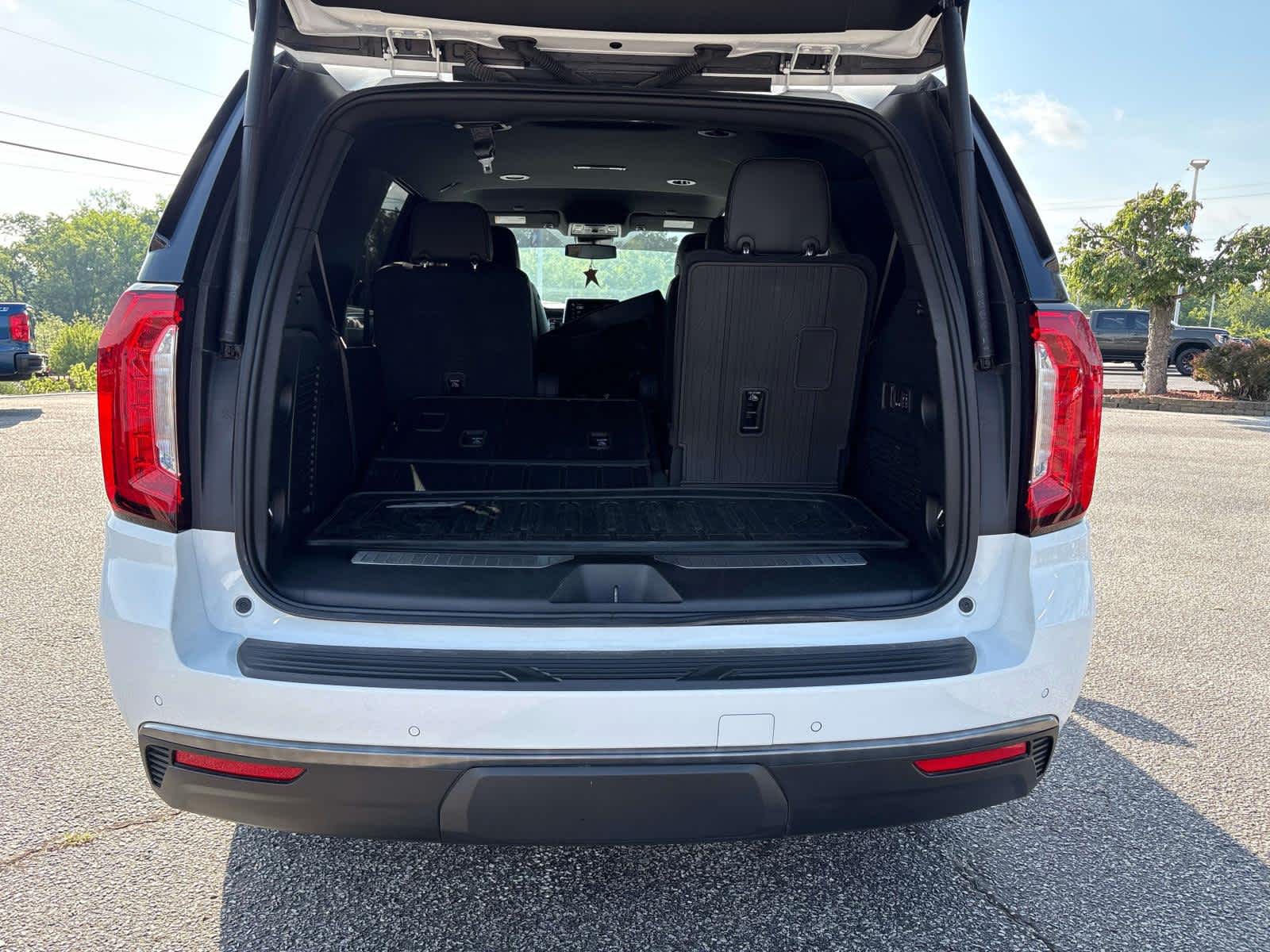 2024 GMC Yukon — detail view