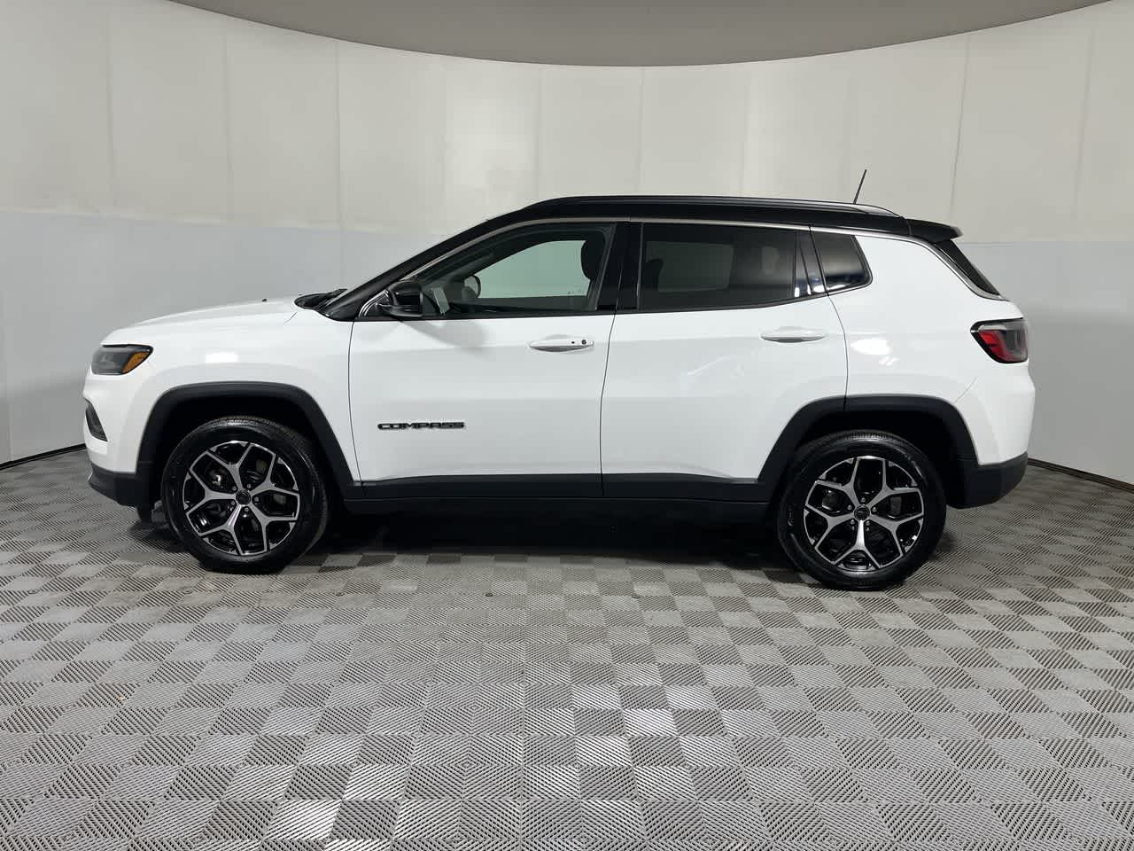 2025 Jeep Compass — detail view