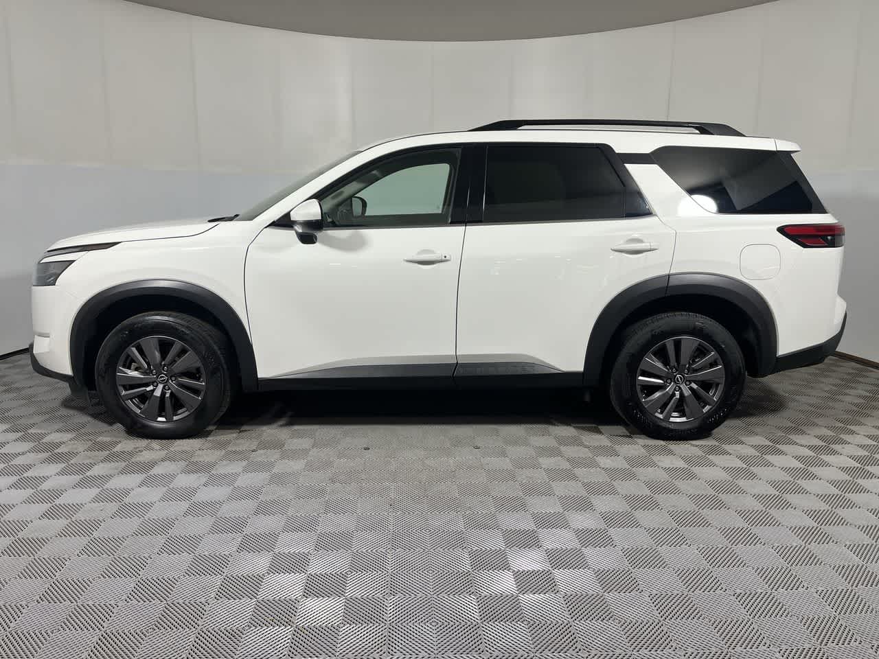 2025 Nissan Pathfinder — detail view