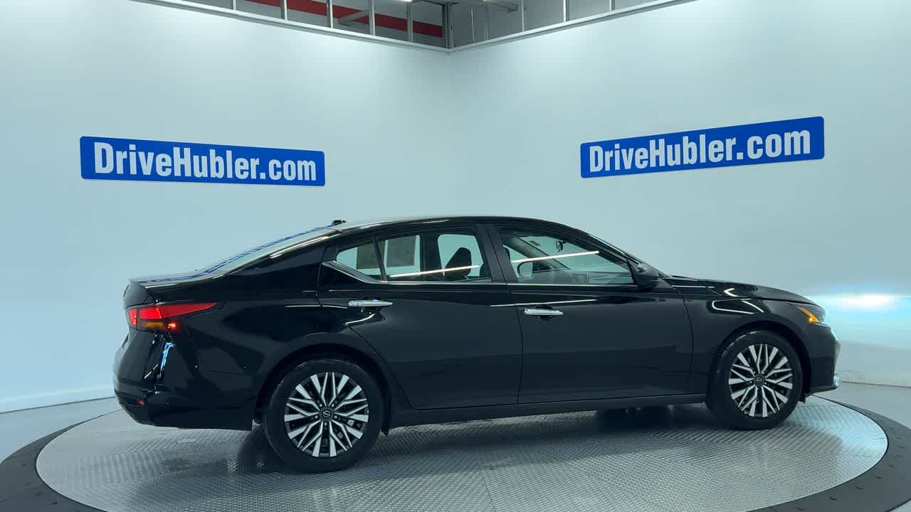 2025 Nissan Altima — rear three-quarter view