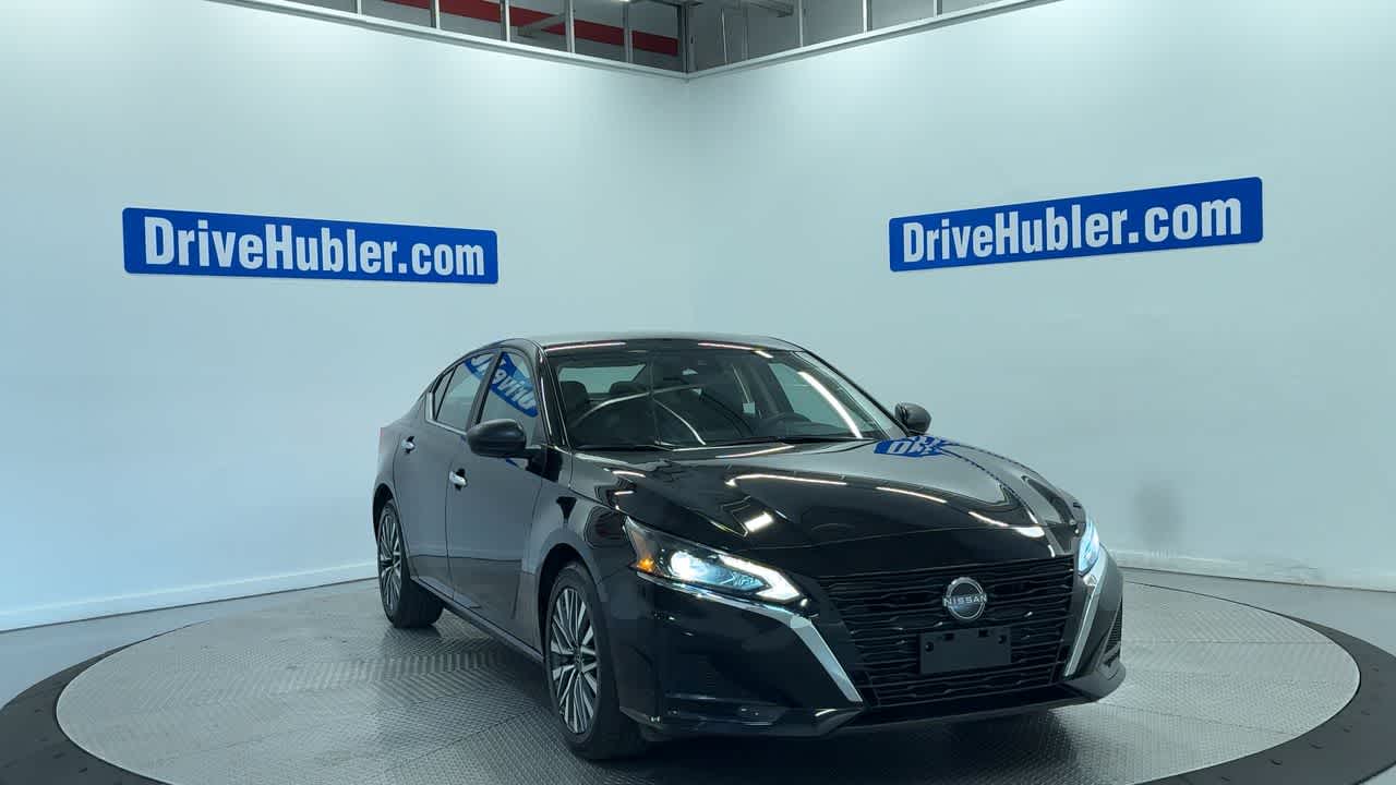 2025 Nissan Altima — detail view